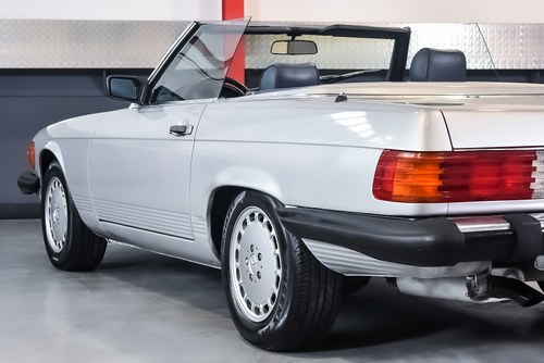 NO RESERVE - 1988 Mercedes-Benz 560 SL LHD (R107) En venta (imagen 74 de 88)