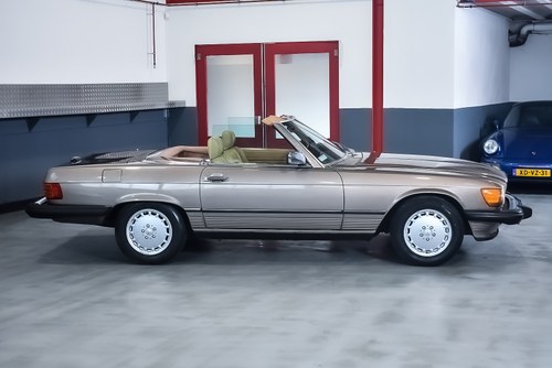 NO RESERVE - 1988 Mercedes-Benz 560SL (R107) LHD For Sale (picture 9 of 94)