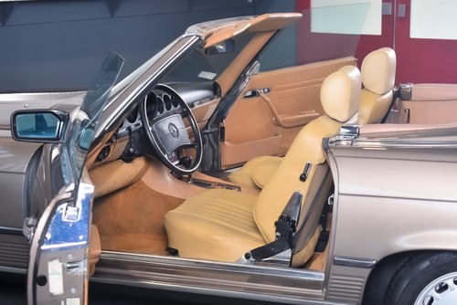 NO RESERVE - 1988 Mercedes-Benz 560SL (R107) LHD For Sale (picture 42 of 94)