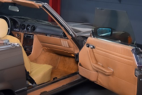 NO RESERVE - 1988 Mercedes-Benz 560SL (R107) LHD For Sale (picture 52 of 94)