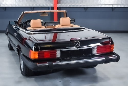 NO RESERVE - 1988 Mercedes-Benz R107 560SL Convertible 5,6L V8 – LHD In vendita (immagine 32 di 118)