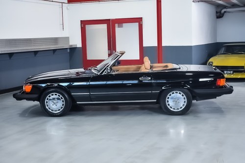 NO RESERVE - 1988 Mercedes-Benz R107 560SL Convertible 5,6L V8 – LHD In vendita (immagine 16 di 118)