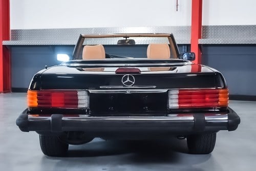 NO RESERVE - 1988 Mercedes-Benz R107 560SL Convertible 5,6L V8 – LHD In vendita (immagine 20 di 118)