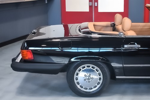 NO RESERVE - 1988 Mercedes-Benz R107 560SL Convertible 5,6L V8 – LHD In vendita (immagine 41 di 118)