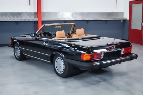 NO RESERVE - 1988 Mercedes-Benz R107 560SL Convertible 5,6L V8 – LHD In vendita (immagine 12 di 118)