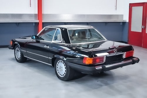 NO RESERVE - 1988 Mercedes-Benz R107 560SL Convertible 5,6L V8 – LHD In vendita (immagine 30 di 118)