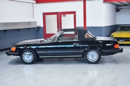 NO RESERVE - 1988 Mercedes-Benz R107 560SL Convertible 5,6L V8 – LHD In vendita (immagine 26 di 118)