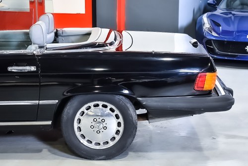 1989 Mercedes-Benz 560SL (R107) LHD En venta (imagen 17 de 93)