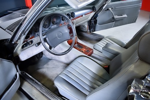 1989 Mercedes-Benz 560SL (R107) LHD En venta (imagen 21 de 93)
