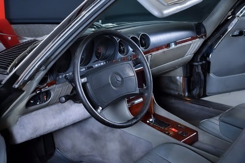 1989 Mercedes-Benz 560SL (R107) LHD En venta (imagen 22 de 93)