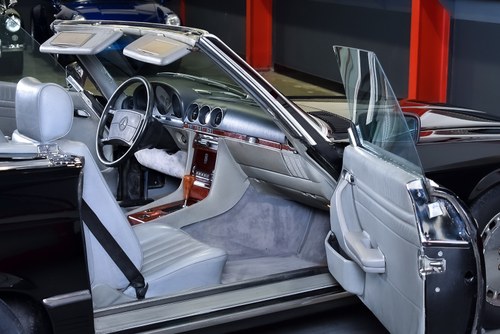 1989 Mercedes-Benz 560SL (R107) LHD En venta (imagen 30 de 93)