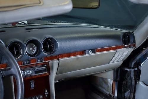 1989 Mercedes-Benz 560SL (R107) LHD En venta (imagen 35 de 93)