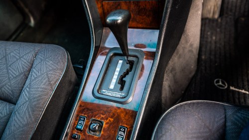 NO RESERVE - 1994 Mercedes-Benz E300 D W124 à vendre (picture 22 of 166)