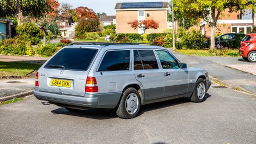NO RESERVE - 1994 Mercedes-Benz E300 D W124 à vendre (picture 6 of 166)