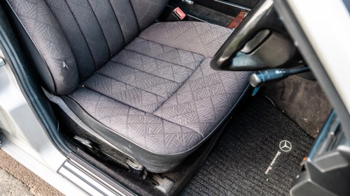 NO RESERVE - 1994 Mercedes-Benz E300 D W124 à vendre (picture 34 of 166)