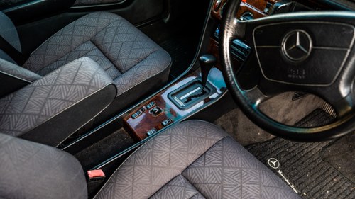 NO RESERVE - 1994 Mercedes-Benz E300 D W124 à vendre (picture 17 of 166)