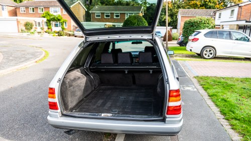 NO RESERVE - 1994 Mercedes-Benz E300 D W124 à vendre (picture 59 of 166)