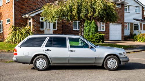 NO RESERVE - 1994 Mercedes-Benz E300 D W124 à vendre (picture 7 of 166)