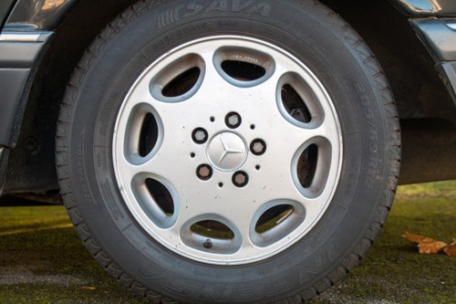 NO RESERVE - 1989 Mercedes-Benz 300SE Auto (W126) En venta (imagen 14 de 133)