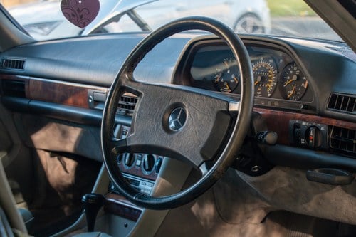 NO RESERVE - 1989 Mercedes-Benz 300SE Auto (W126) En venta (imagen 22 de 133)