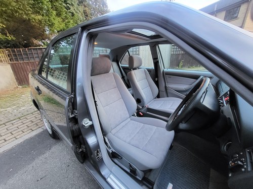 NO RESERVE - 1997 Mercedes Benz C 180 Classic (W202) à vendre (picture 28 of 90)