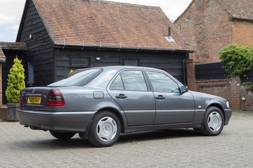 NO RESERVE - Mercedes-Benz C200 Auto For Sale (picture 10 of 142)