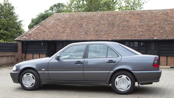 NO RESERVE - Mercedes-Benz C200 Auto For Sale (picture :index of 17)