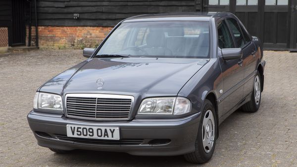 NO RESERVE - Mercedes-Benz C200 Auto For Sale (picture :index of 4)