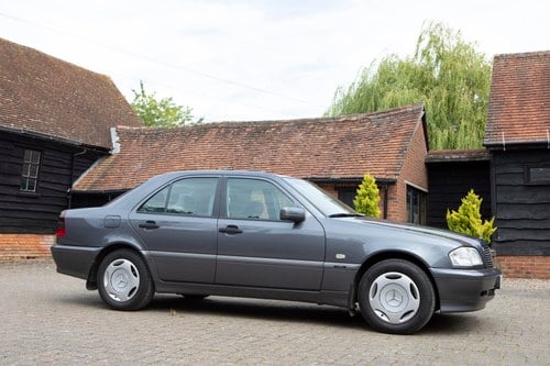 NO RESERVE - Mercedes-Benz C200 Auto For Sale (picture 8 of 142)