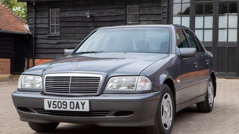 NO RESERVE - Mercedes-Benz C200 Auto For Sale (picture 1 of 143)