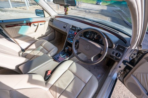 1995 Mercedes-Benz C280 Elegance Te koop (foto 16 van 204)