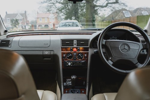 NO RESERVE - 1996 Mercedes-Benz C280 (W202) à vendre (picture 23 of 169)