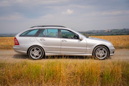 2001 Mercedes-Benz C32 AMG à vendre (picture 9 of 137)