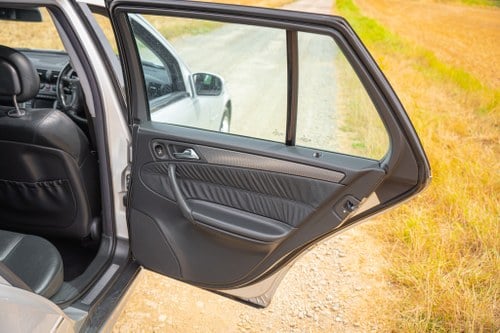 2001 Mercedes-Benz C32 AMG à vendre (picture 20 of 137)