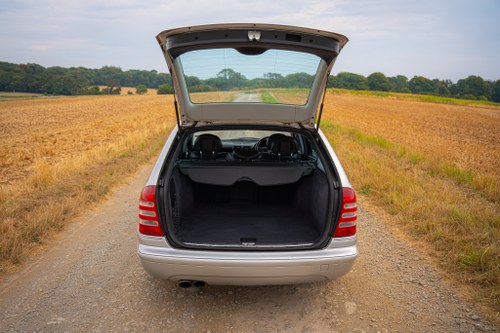 2001 Mercedes-Benz C32 AMG à vendre (picture 57 of 137)