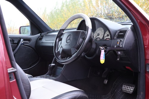 1999 Mercedes C43 AMG Estate (W202) In vendita (immagine 25 di 185)