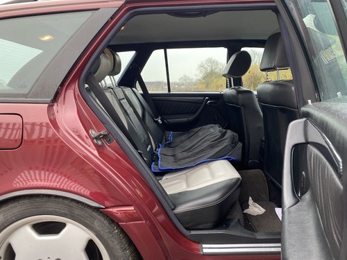 1999 Mercedes C43 AMG Estate (W202) In vendita (immagine 69 di 185)