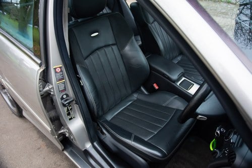 RESERVE LOWERED-2004 Mercedes-Benz C55 AMG In vendita (immagine 34 di 122)