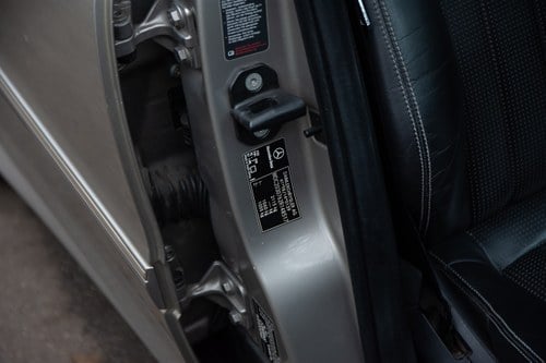 RESERVE LOWERED-2004 Mercedes-Benz C55 AMG In vendita (immagine 41 di 122)