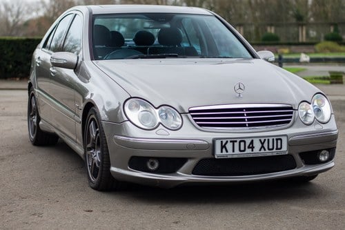 RESERVE LOWERED-2004 Mercedes-Benz C55 AMG In vendita (immagine 13 di 122)