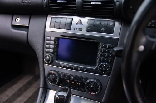 RESERVE LOWERED-2004 Mercedes-Benz C55 AMG In vendita (immagine 27 di 122)