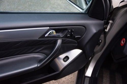 RESERVE LOWERED-2004 Mercedes-Benz C55 AMG In vendita (immagine 59 di 122)