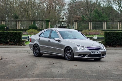 RESERVE LOWERED-2004 Mercedes-Benz C55 AMG In vendita (immagine 10 di 122)