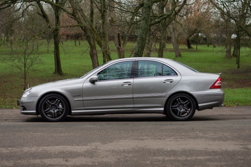 RESERVE LOWERED-2004 Mercedes-Benz C55 AMG In vendita (immagine 5 di 122)