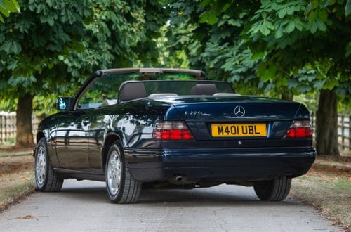 1995 Mercedes-Benz Cabriolet E220 For Sale (picture 5 of 51)
