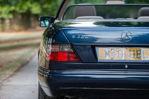 1995 Mercedes-Benz Cabriolet E220 For Sale (picture 34 of 51)