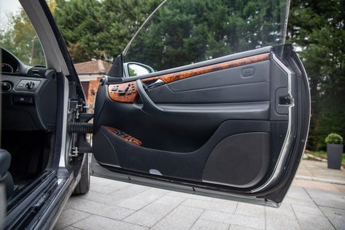 2004 Mercedes-Benz CL500 Te koop (foto 17 van 167)