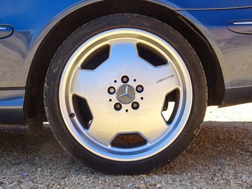 2002 (C209) Mercedes CLK320 Avantgarde à vendre (picture 15 of 127)