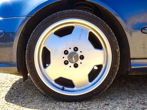 2002 (C209) Mercedes CLK320 Avantgarde à vendre (picture 16 of 127)