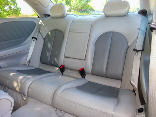 2002 (C209) Mercedes CLK320 Avantgarde à vendre (picture 45 of 127)